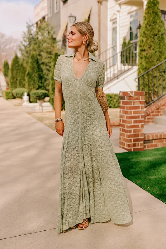 Lovely Details Lace Maxi Dress