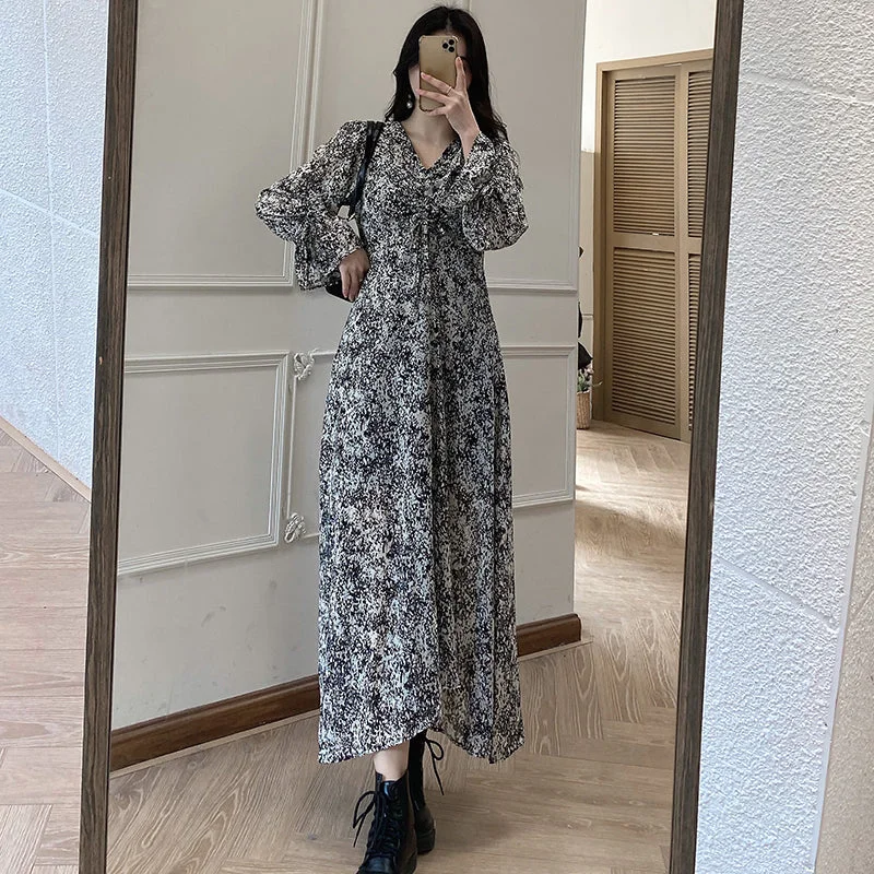 Plus Size Black Art Print Long Sleeve Midi Dress