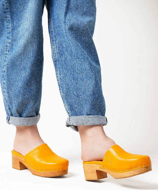 Martino Low Heel Wooden Clog | Yolk